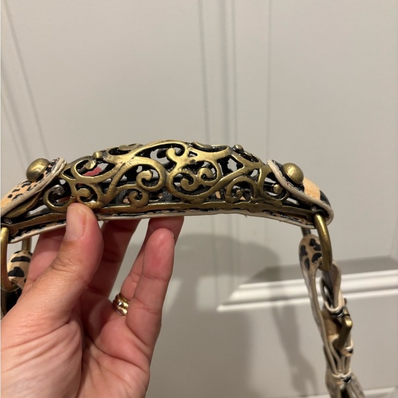 NEW Sharif Couture All Leather Laser Cut 3D Floral Gray Satchel Bag - Picture 5 of 9